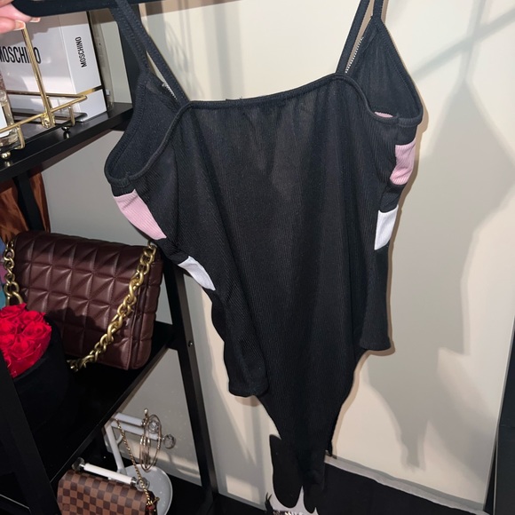 Boohoo O-Ring Bodysuit, size US 6 - Picture 2 of 4